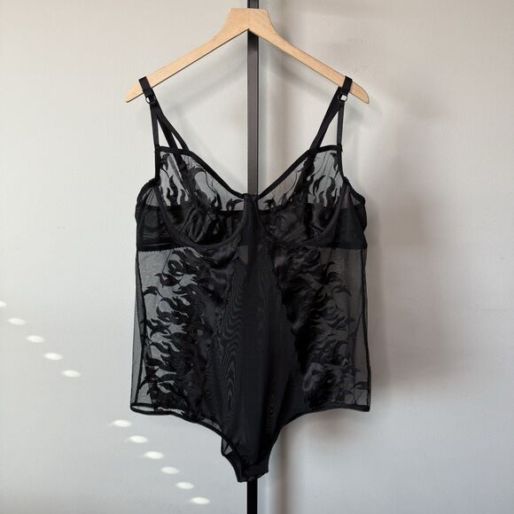 Torrid NWOT Unlined Underwire Bodysuit Embroidered Flames Black Size 3X - Picture 2 of 6